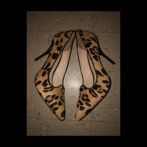 MarchesaVoyage Leopard Pumps 91/2